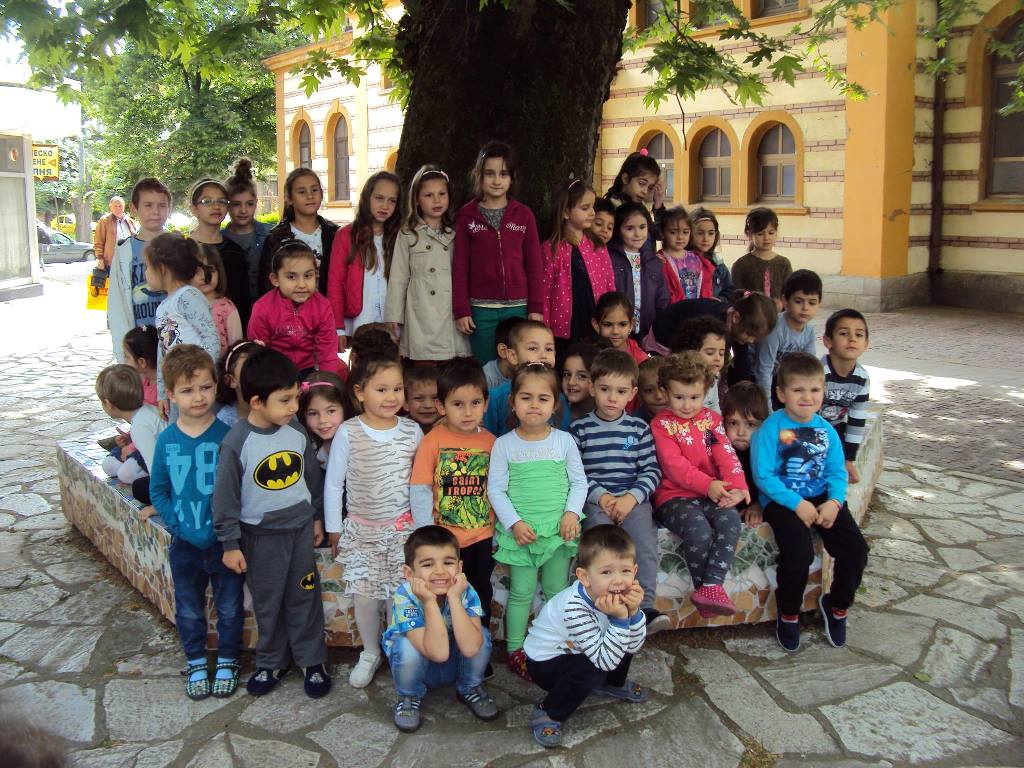sabirane-hartia Raina-Tcaneva 05